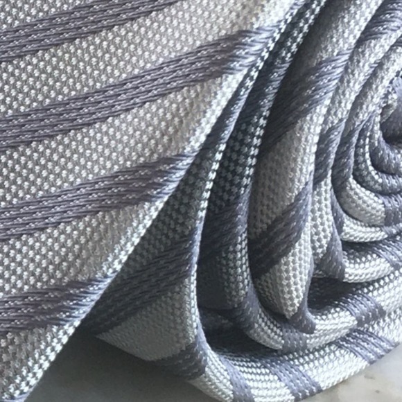 KENNETH COLE SILK TIE - Picture 11 of 11